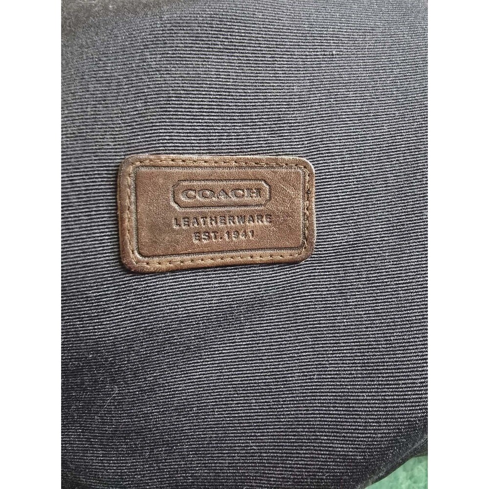 Vintage signature coach bucket hat - Picture 7 of 9